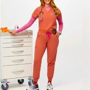 FIGS terracotta Scrub set